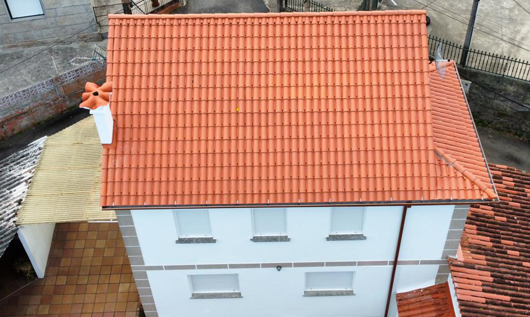 Reforma de tejado en la vivienda de Pedro Alcouce